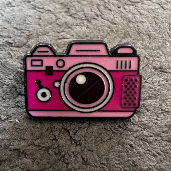 Pin - Pink Camera Pin - Picture 1 of 6
